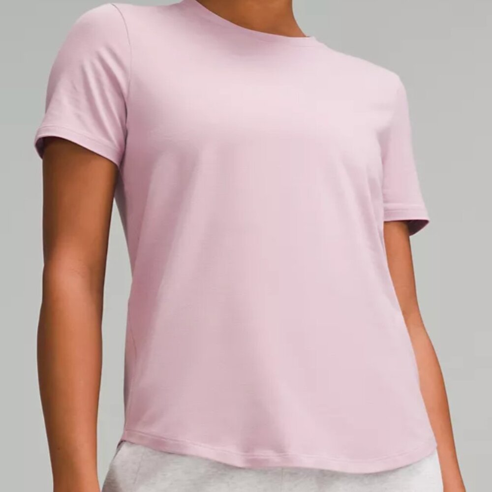 Lululemon Rose Blush T-shirt, Size 8